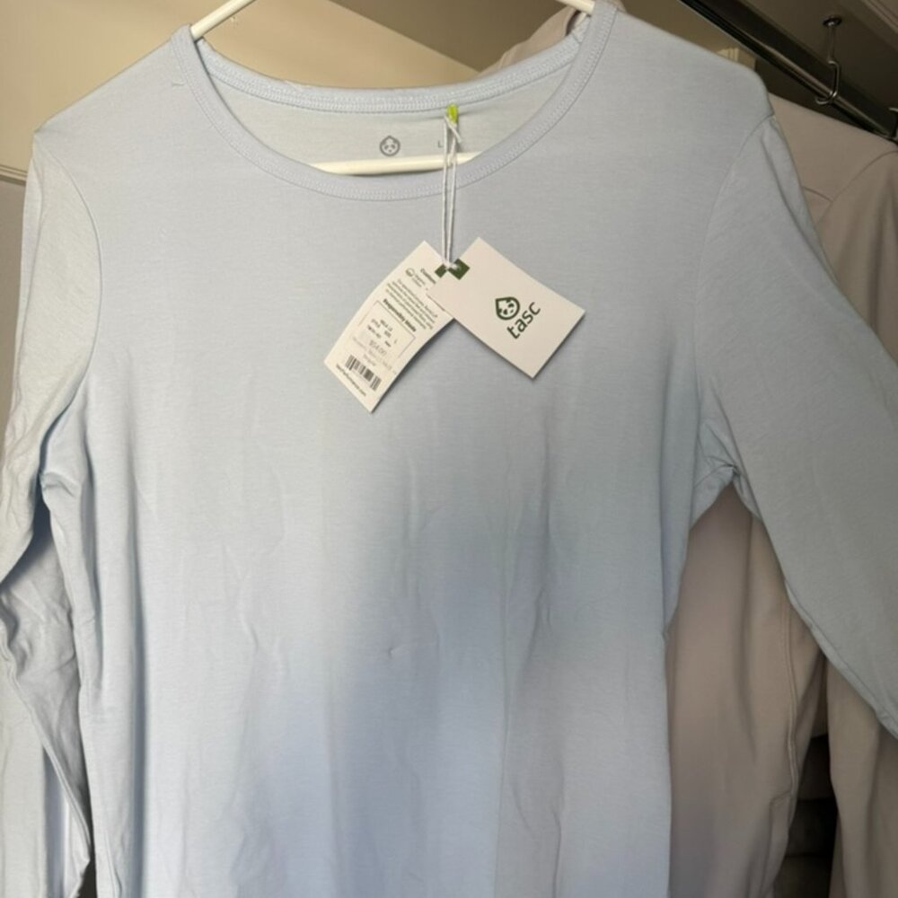 Tasc Performance BRAND NEW WITH TAGS NOLA Long Sleeve T-shirt LIGHT BLUE LARGE